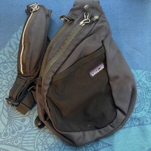 Patagonia Atom Sling Backpack Black Crossbody Bag Hiking Travel Y2K